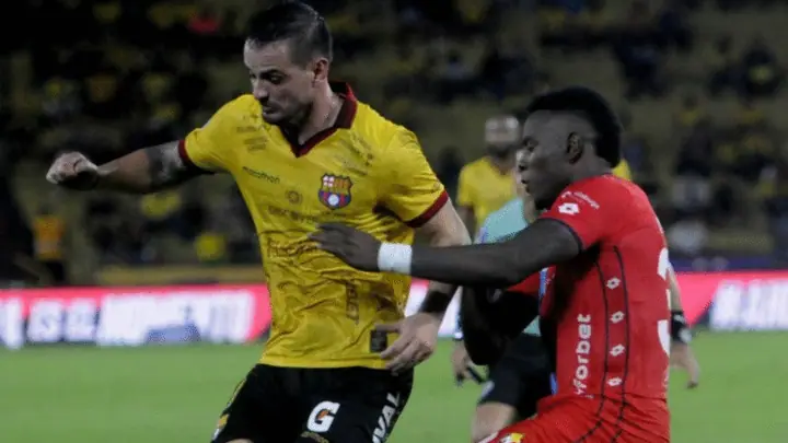 Barcelona golpea en Quito y se mete de lleno en la pelea