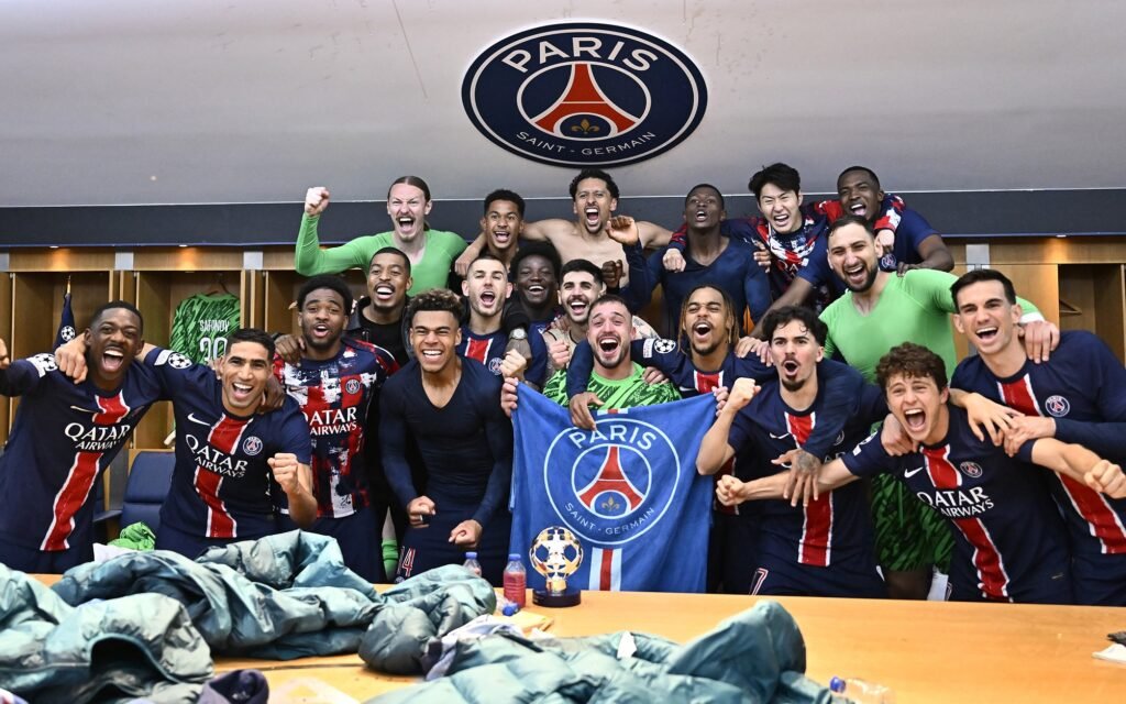 PSG celebrando clasificación a la final de la UEFA Champions League