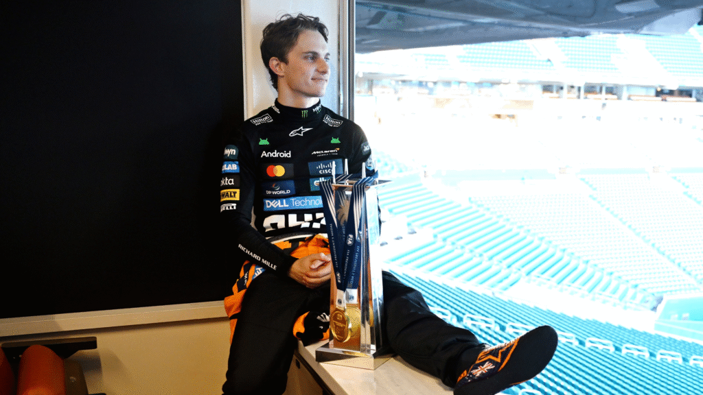 Oscar Piastri de McLaren, ganador del GP de Miami de la Fórmula 1.