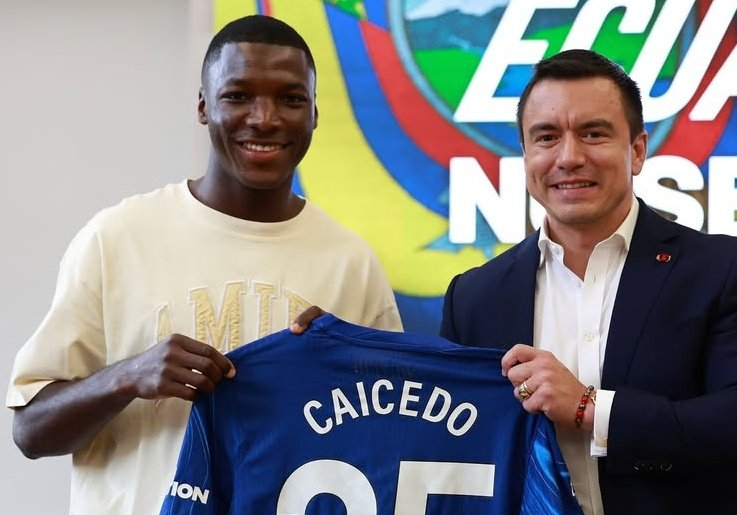 Daniel Noboa en la reunión con Moisés Caicedo.